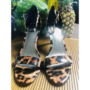 WORTHINGTON BRISTOL LEOPARD PRINT HEELS SZ9